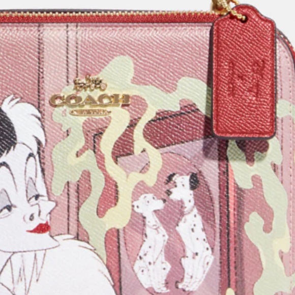 COACH Disney X Coach Box Crossbody With Cruella Motif COLOR
Gold/Red Apple Multi - Picture 4 of 10